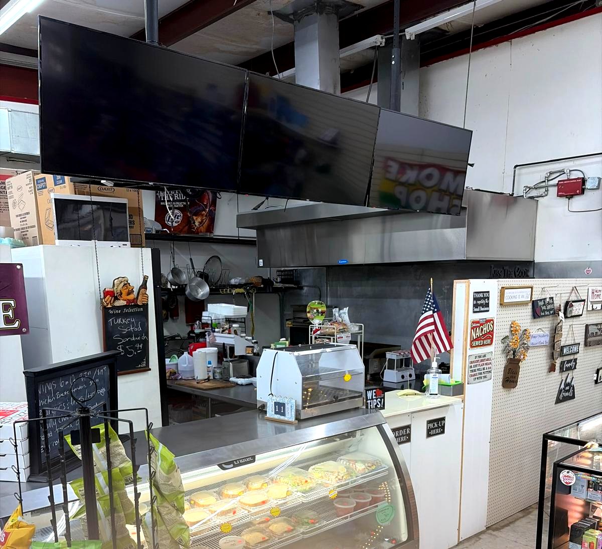 Hill Country Grocery Store — 8949 FM 1283, Lakehills (Medina Lake)